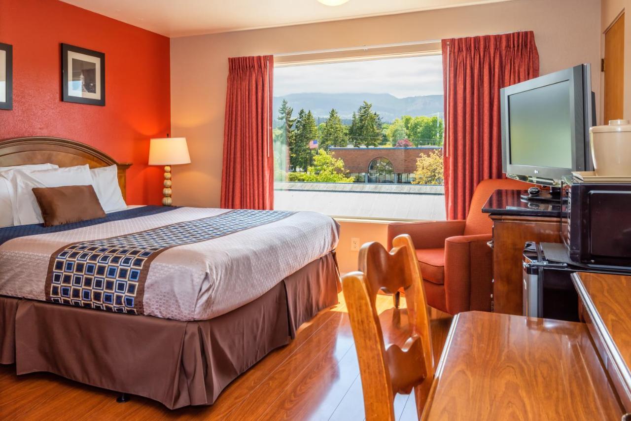 Flagstone Motel Port Angeles Room photo