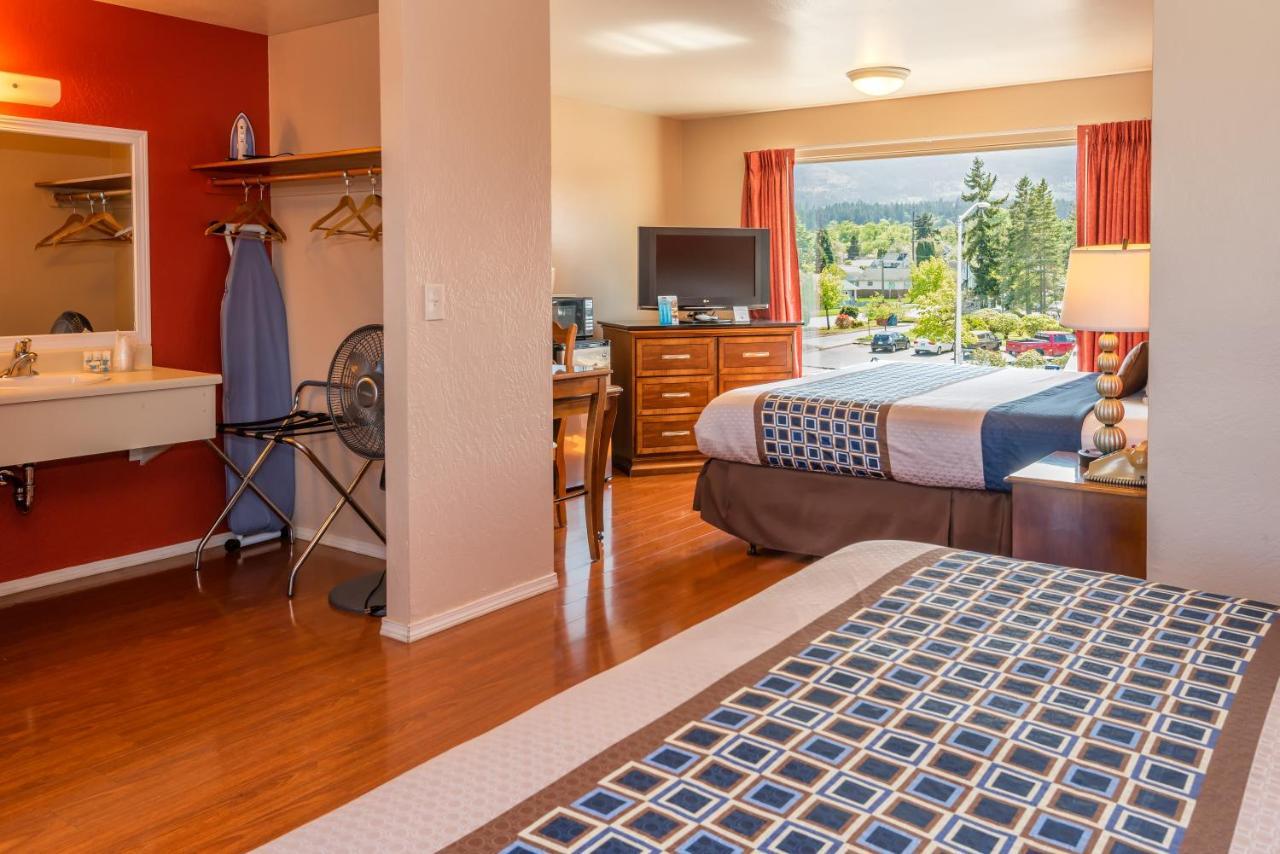 Flagstone Motel Port Angeles Room photo