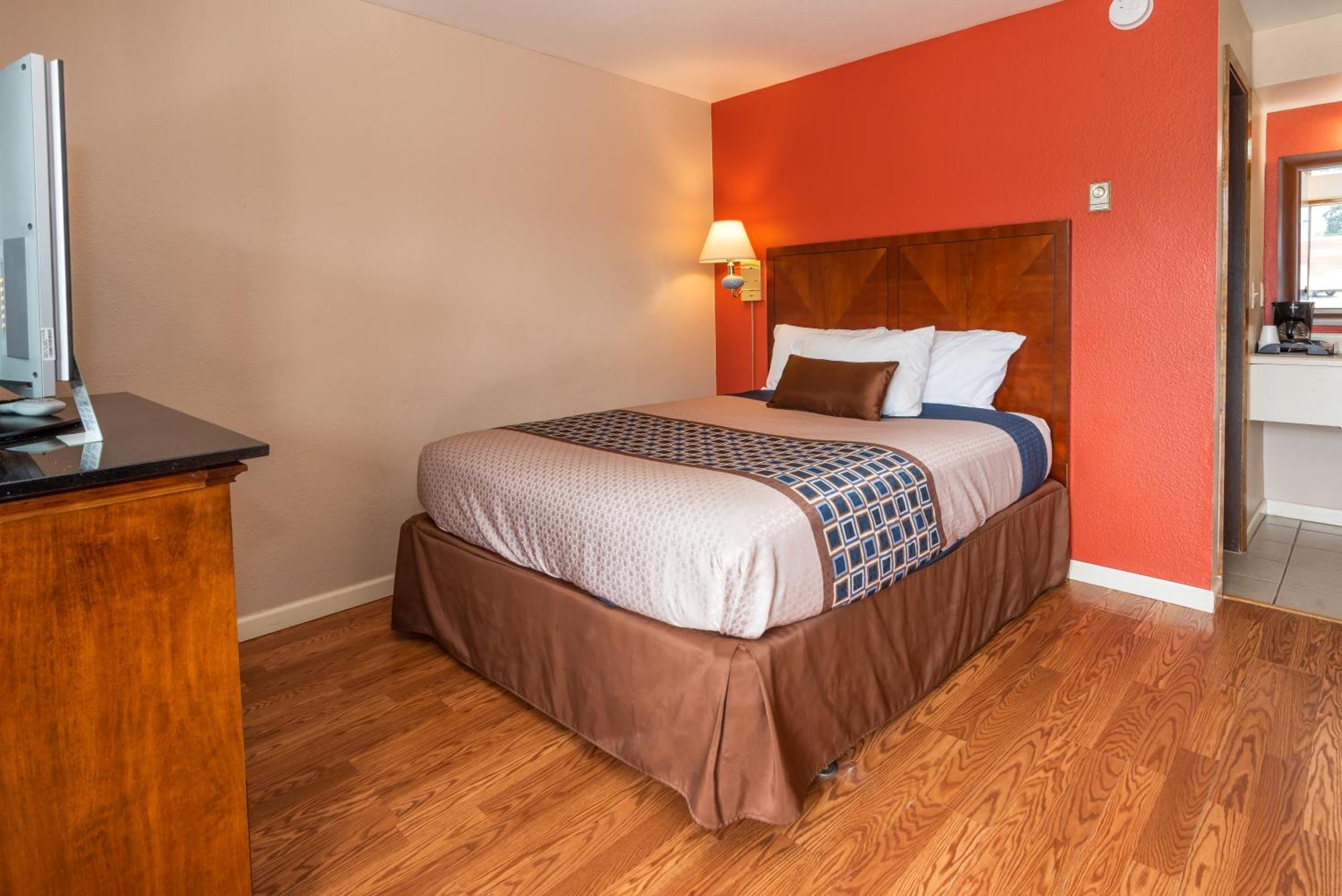 Flagstone Motel Port Angeles Room photo